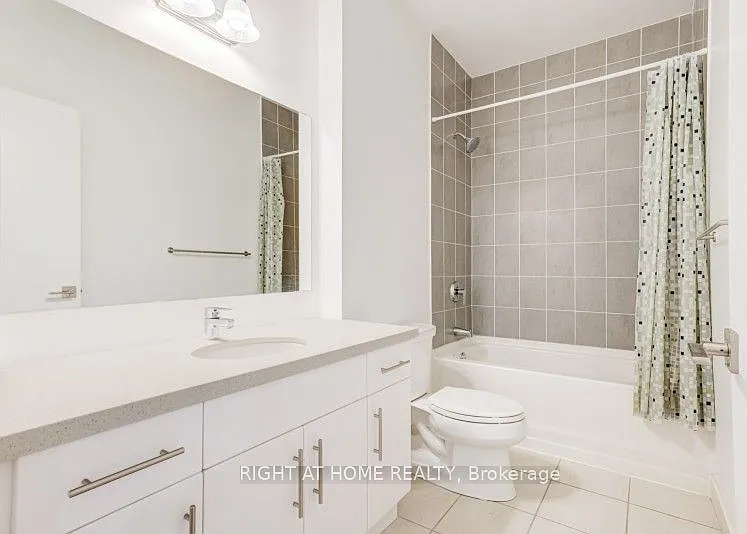 690 King St W #218 — Photo 15