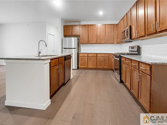 5th image of 546 Lorhan Dr