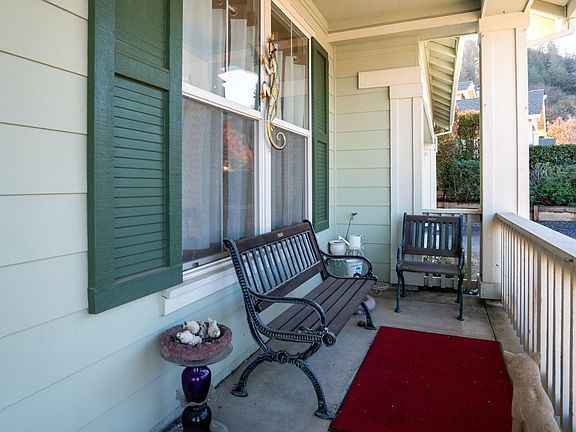 3rd image of 303 Ranch House Drive