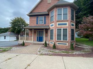 21 N Broad St APT 201, Nazareth, PA 18064