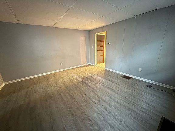 4th image of 318 W Market St APT 2
