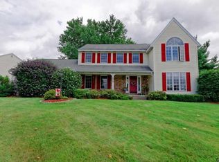 16 Traditional Ln, Albany, NY 12211