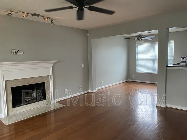 3933 Bridgeview Ln — Photo 4