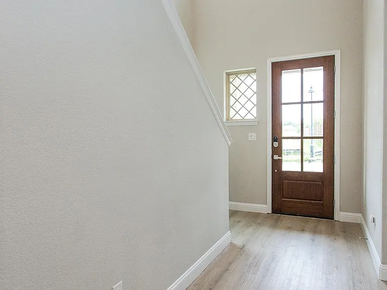 7504 Palisades Dr — Photo 32