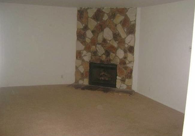 2nd image of 593-597 E Smelter Rd
