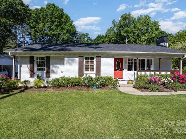 2017 Echo Ln, Gastonia, NC 28052