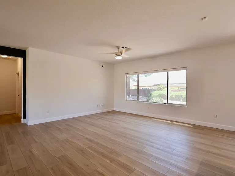 1605 Williamsport St — Photo 5