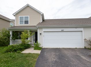 227 Maryland Ln, Pingree Grove, IL 60140