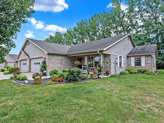 2nd image of 4015 Oak Trail Dr