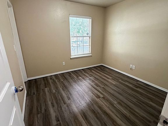 4th image of 3800 S Mirror St