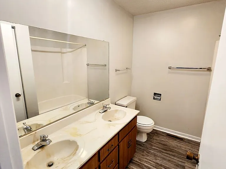 3800 Marbleton Rd — Photo 11