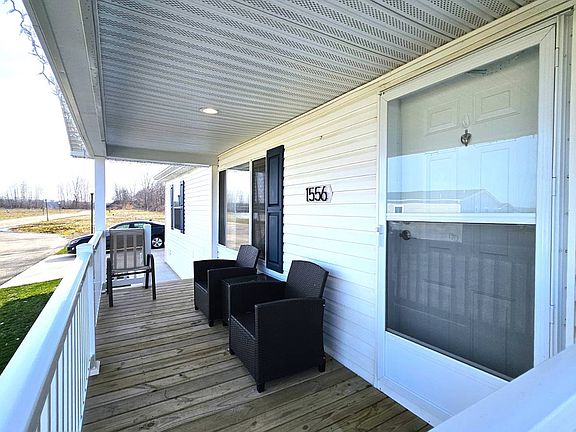 2nd image of 1556 Deer Point