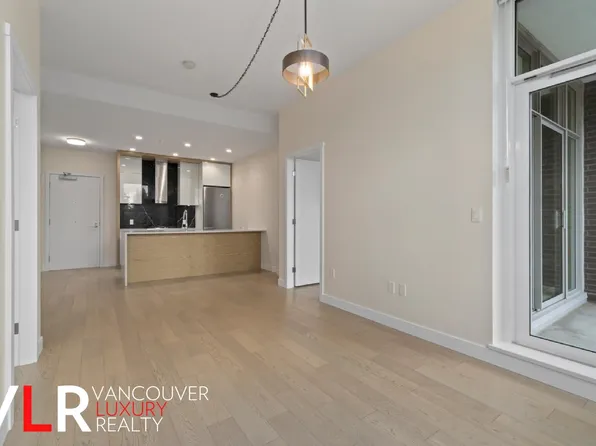 6733 Cambie St #303, Vancouver, BC V6P 3H1