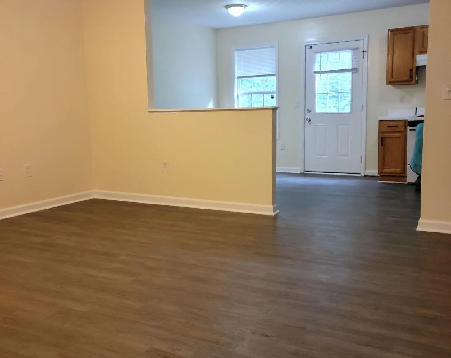 209 E Wilson St — Photo 3