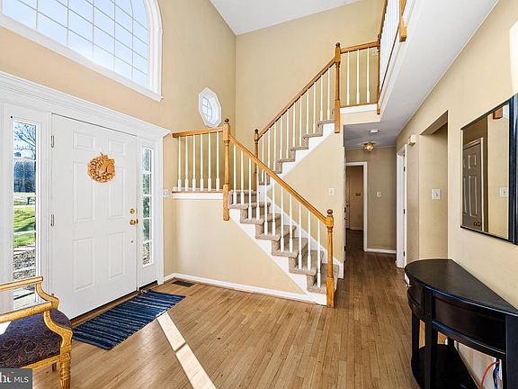 3rd image of 132 Soltner Dr