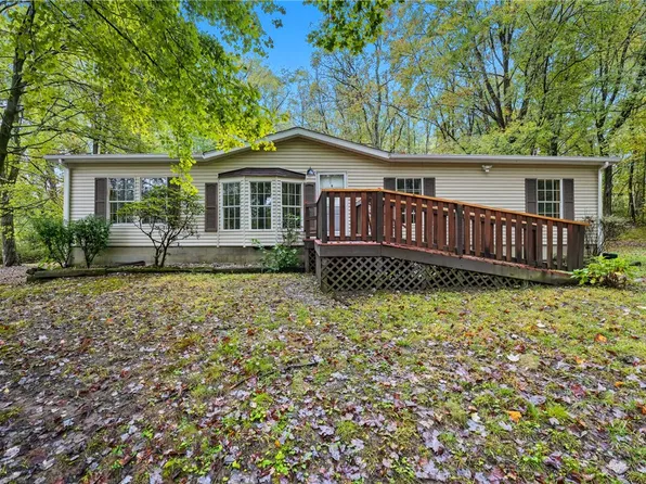 454 Mountain View Rd, New Castle, PA 16101