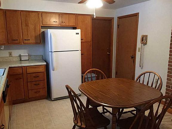 3rd image of 2521 S Tracy Dr