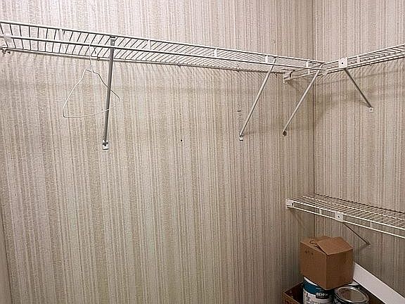 5th image of 892 Tumbleweed Ln