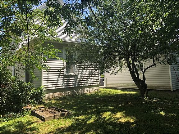 3rd image of 749 Grant Ave
