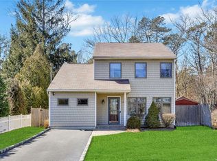 164 Lakeside Trl, Ridge, NY 11961