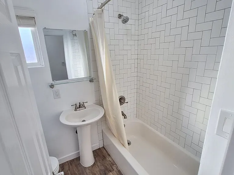 2592 Armacost Ave #1/2 — Photo 7