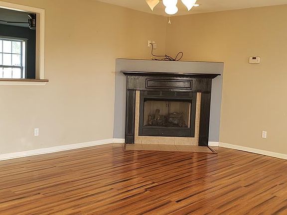 3rd image of 204 Westminster Pl