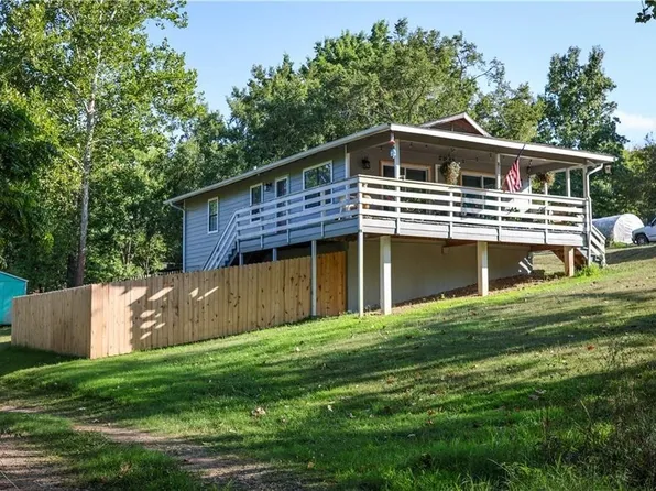 124 Stateline Dr, Holiday Island, AR 72631