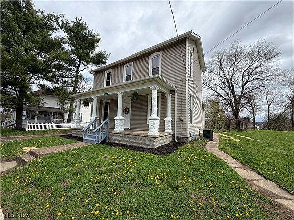 2nd image of 160 Brighton Blvd
