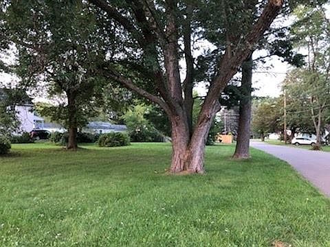 3rd image of 300 Birch St