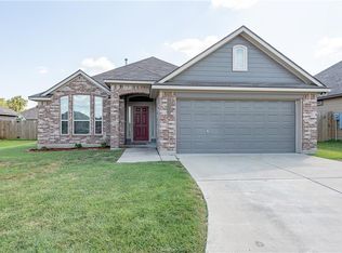 15306 Carriker Ct, College Station, TX 77845