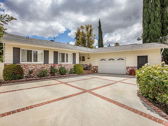 2nd image of 22243 Del Valle St