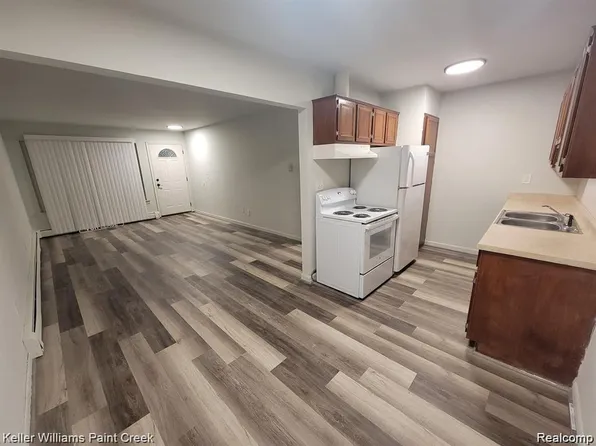 30546 Krauter St APT 4, Garden City, MI 48135
