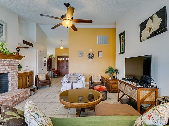 3rd image of 1421 Brocado Ln