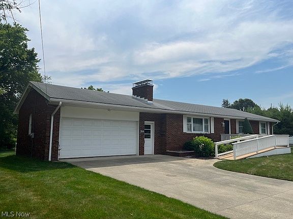 4th image of 384 Edgewood Dr