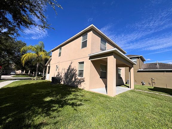 3rd image of 15606 Camp Dubois Cres
