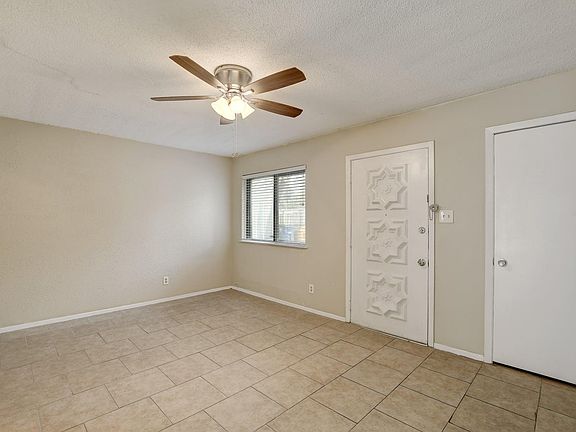4th image of 1013 Glen Oak Dr