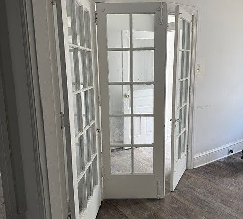 4th image of 406 W King St