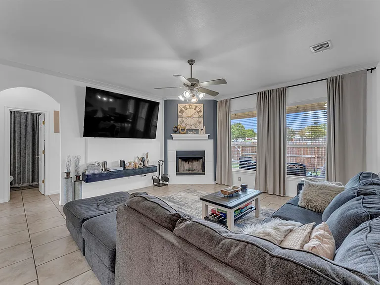 102 Cailin Ct — Photo 6