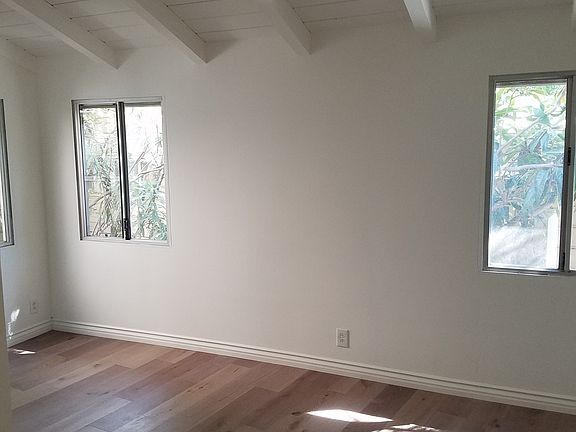 5th image of 3325 Primera Ave #5A