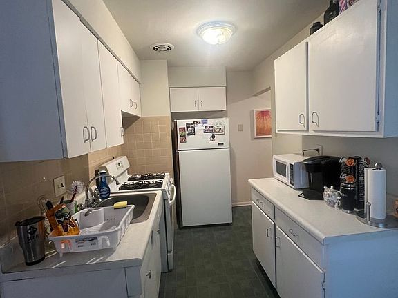 4th image of 7104 Plateau Ave #7106