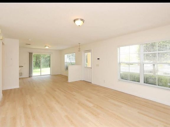 3rd image of 9464 Charlesberg Dr