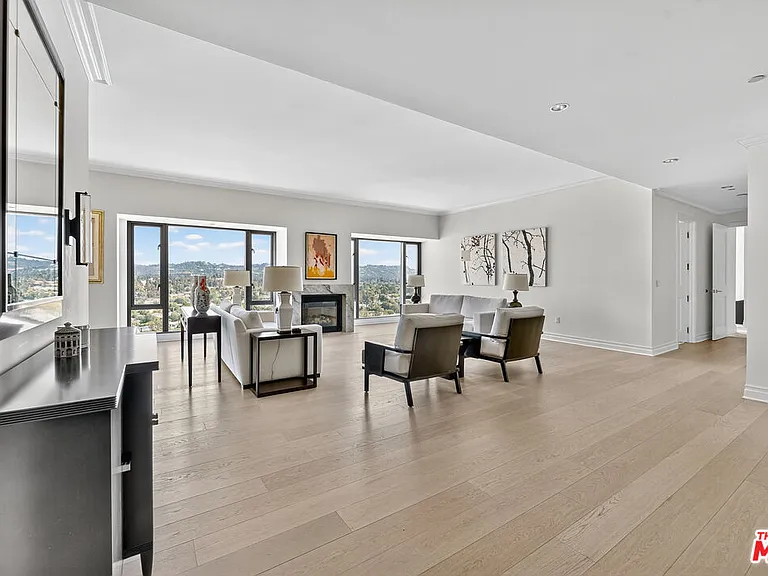 10727 Wilshire Blvd #1802 — Photo 25