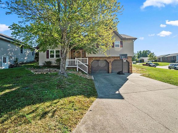 2nd image of 828 Eagle Dr