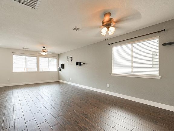 5th image of 3962 Southern Bend