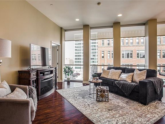 3rd image of 500 Throckmorton St APT 1304