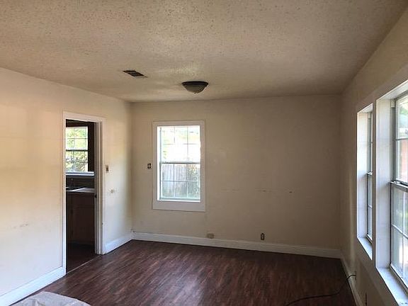 2nd image of 4341 Magazine St