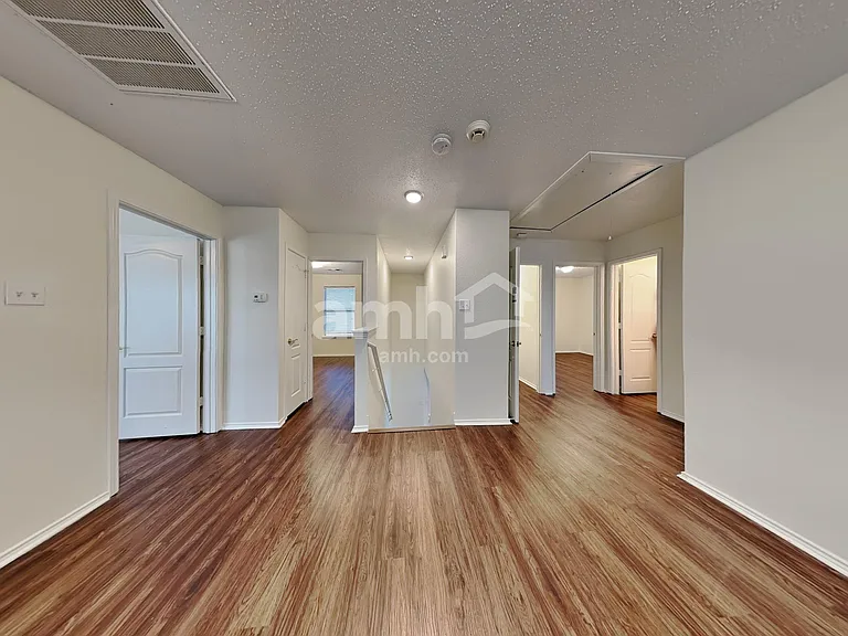 717 Timber Trl — Photo 12