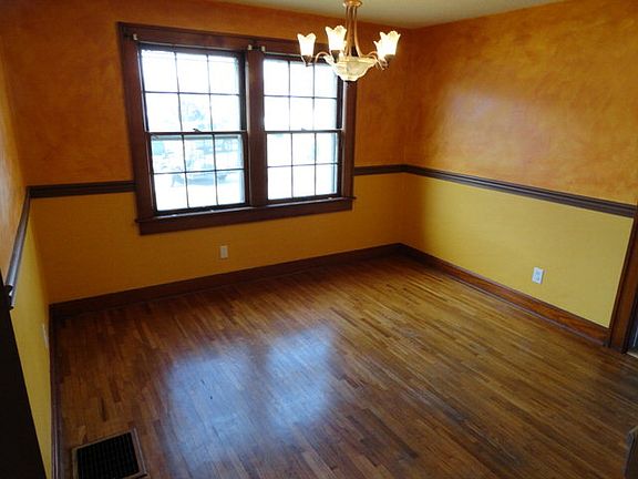 5th image of 47 Colonial Ct