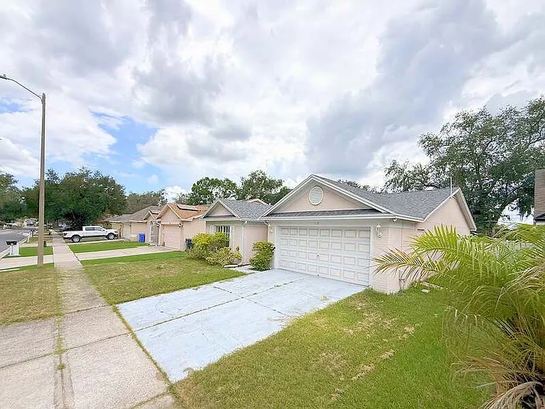 1118 Hardwood Dr — Photo 6