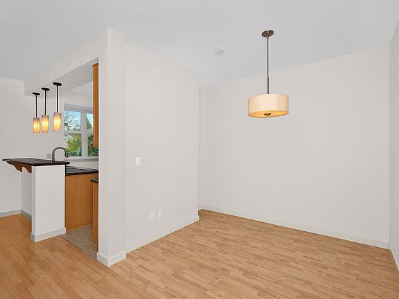 5th image of 9206 157th Pl NE